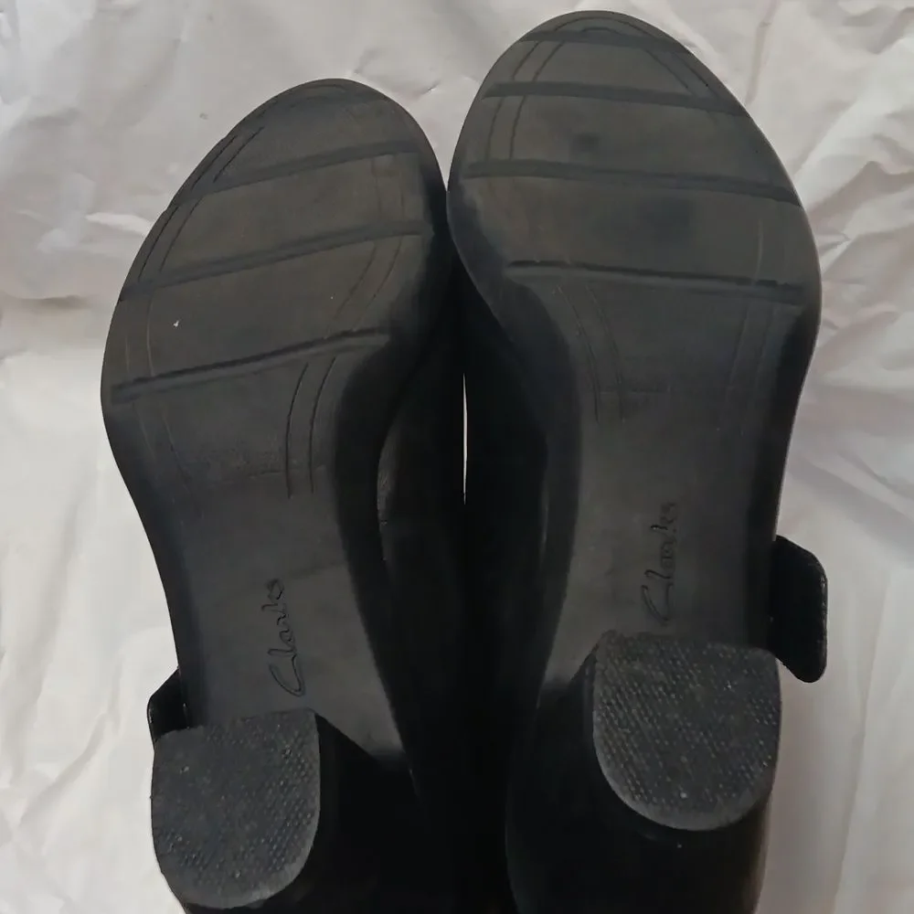Clarks Arttisan Black Leather Heels Women's Size 9.5